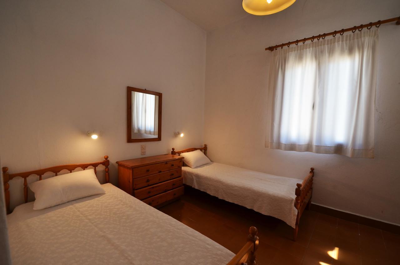 Madoupa Beach Apartments Орнос Екстер'єр фото